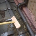 屋根上 簡易清掃中