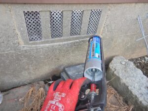 基礎換気 パンチングメタル設置・シーリング処理
